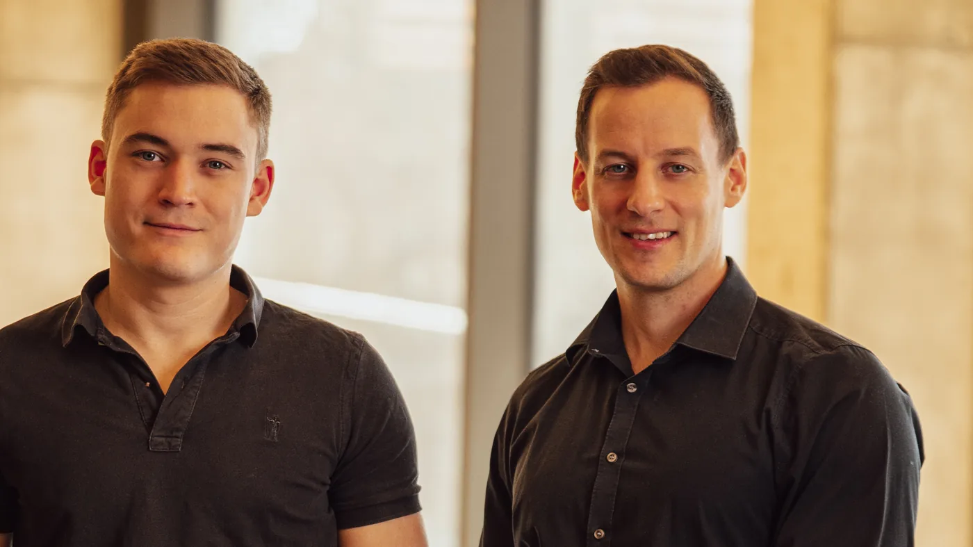 Alexander Kiraly und Lukas Lehner im SalesDrive-Büro in Wien