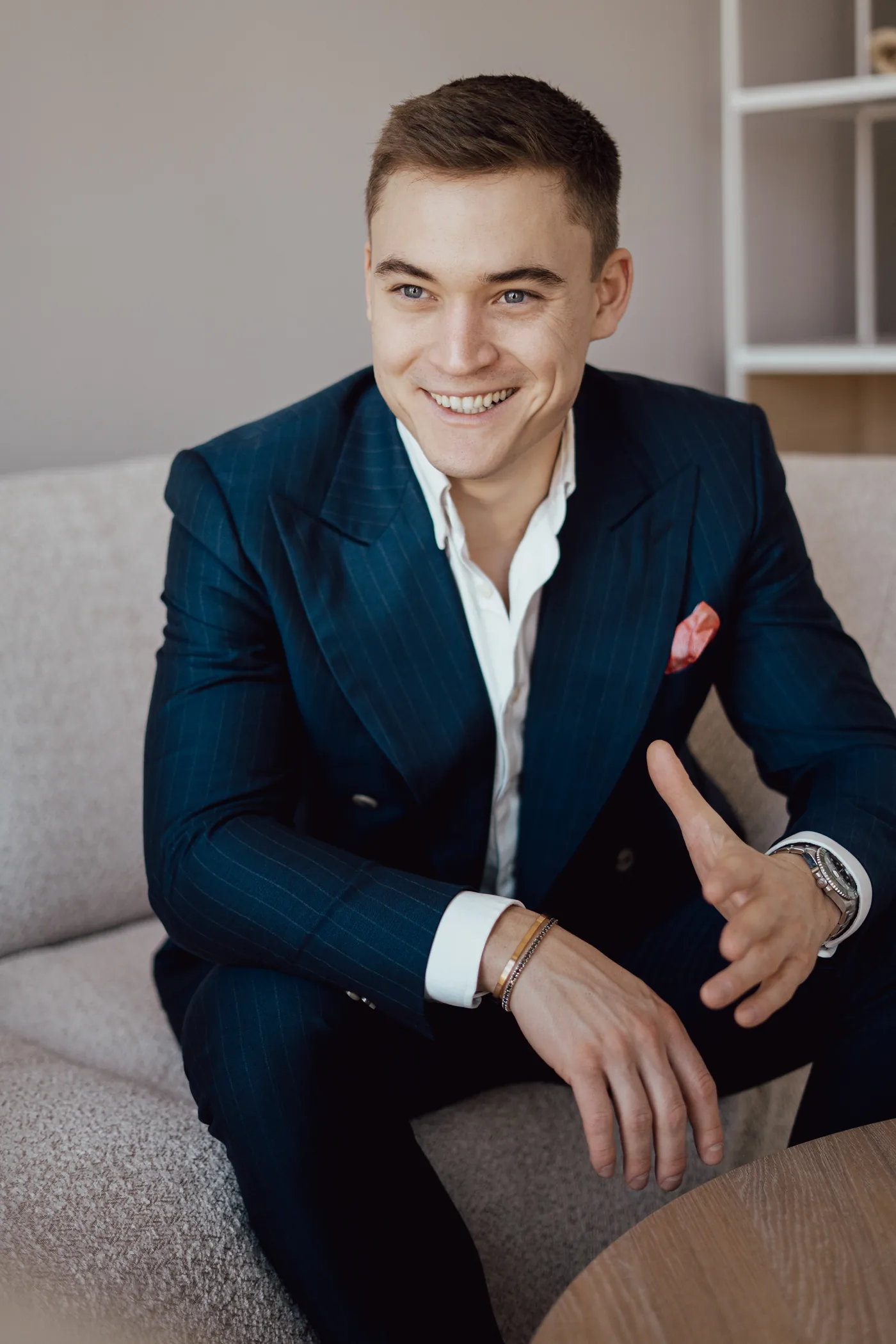 Lukas Lehner im Gespräch im SalesDrive-Büro in Wien